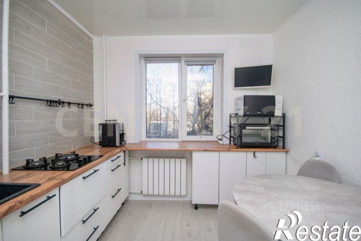 4-комн квартира улица Варейкиса, 32,  д. 32