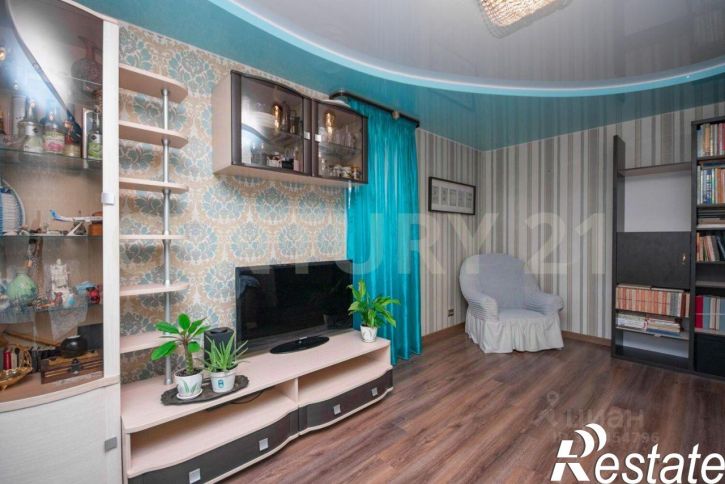 4-комн квартира улица Варейкиса, 32,  д. 32