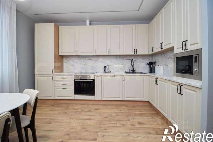 3-комн квартира проспект Врача Сурова, 36,  д. 36