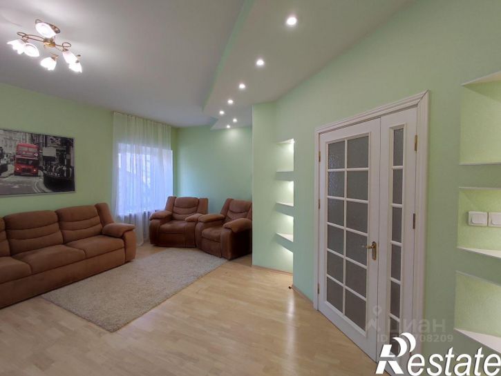 3-комн квартира улица Крымова, 3,  д. 3