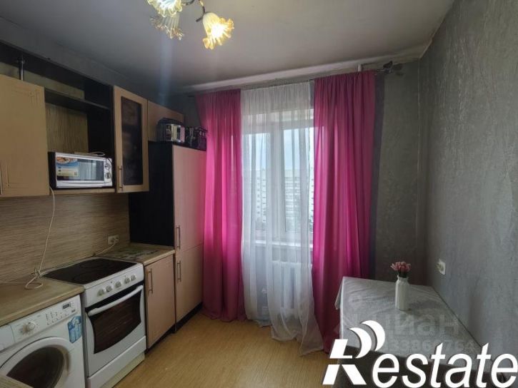 2-комн квартира проспект Врача Сурова, 1,  д. 1