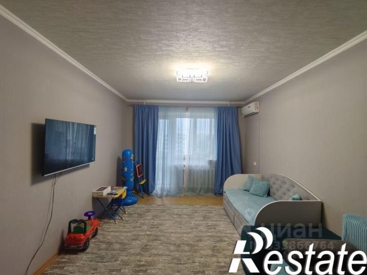 2-комн квартира проспект Врача Сурова, 1,  д. 1