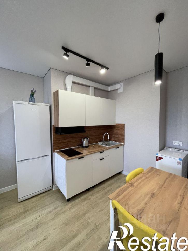 2-комн квартира проспект Врача Сурова, 34,  д. 34