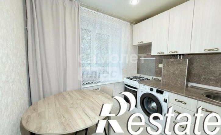 3-комн квартира улица Ефремова, 27,  д. 27