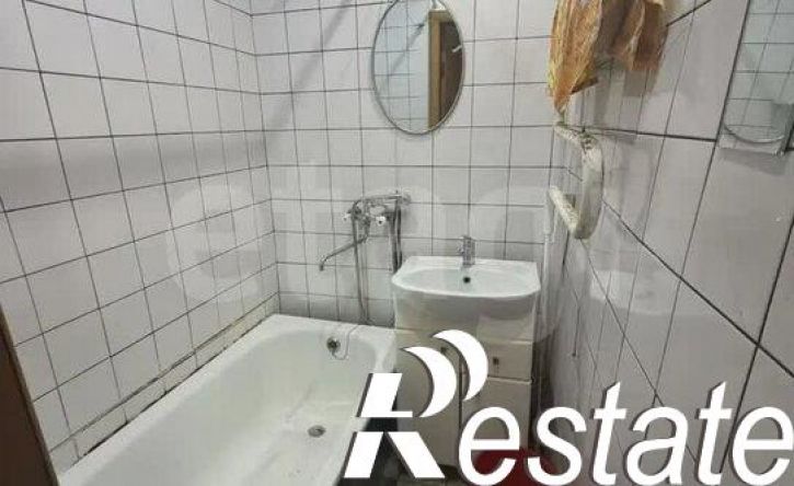 3-комн квартира Хрустальная улица, 33,  д. 33