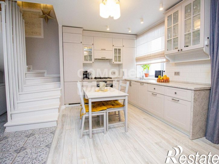 3-комн квартира улица Кирова, 37,  д. 37