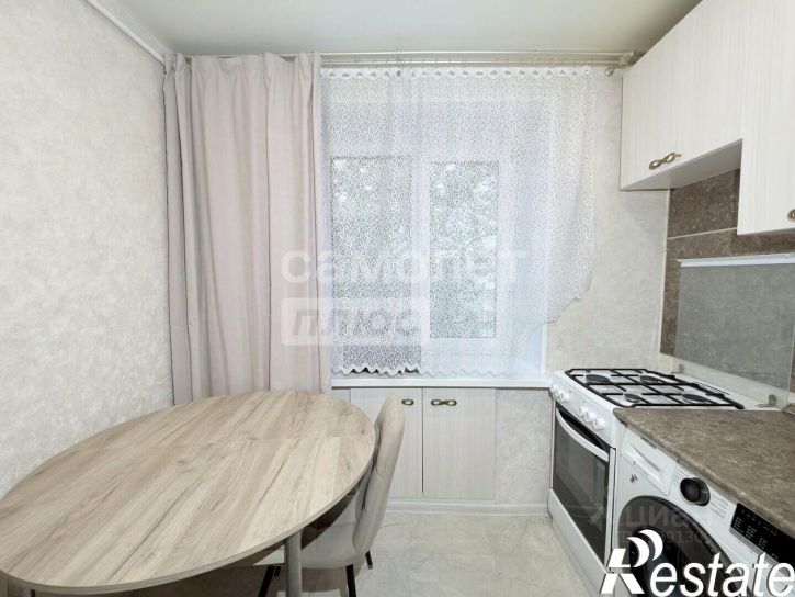 3-комн квартира улица Ефремова, 27,  д. 27