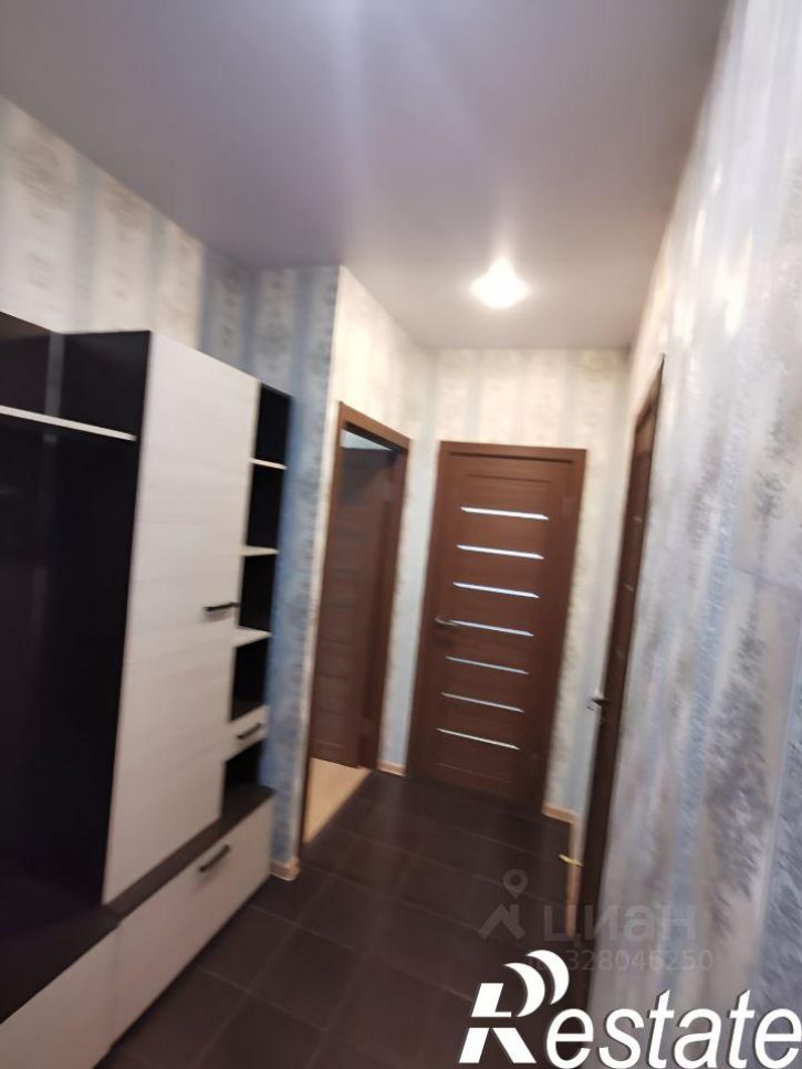 2-комн квартира улица Защитников Отечества, 21,  д. 21