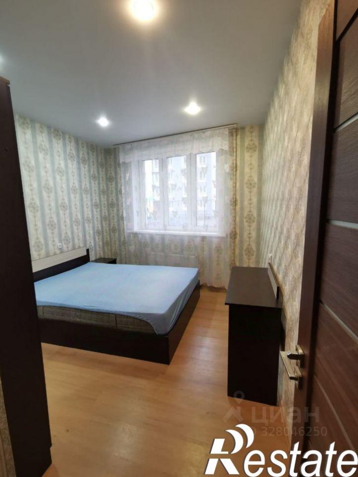 2-комн квартира улица Защитников Отечества, 21,  д. 21