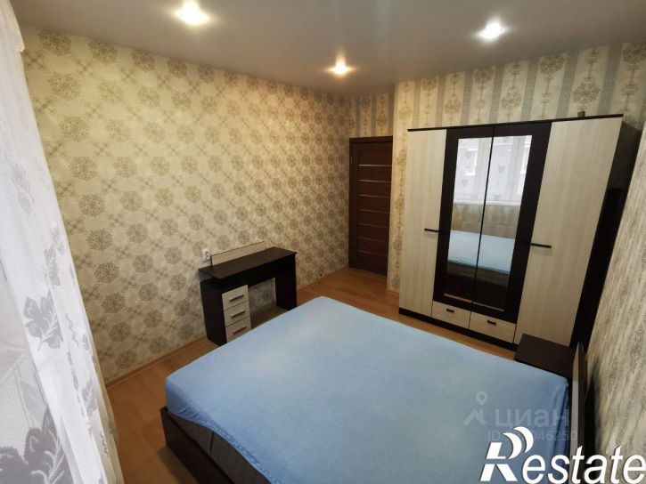 2-комн квартира улица Защитников Отечества, 21,  д. 21