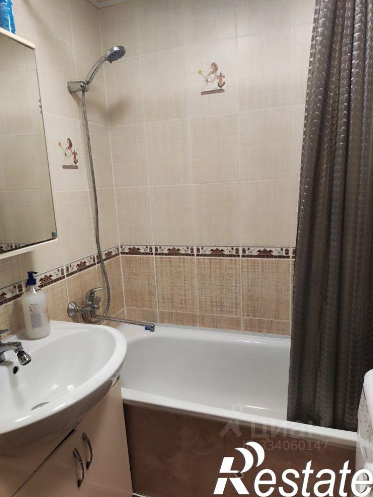 4-комн квартира улица Орлова, 27,  д. 27