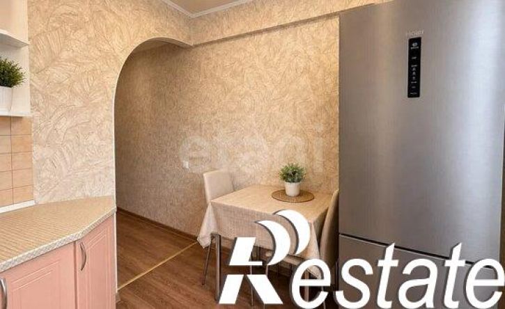 3-комн квартира улица Ефремова, 51,  д. 51