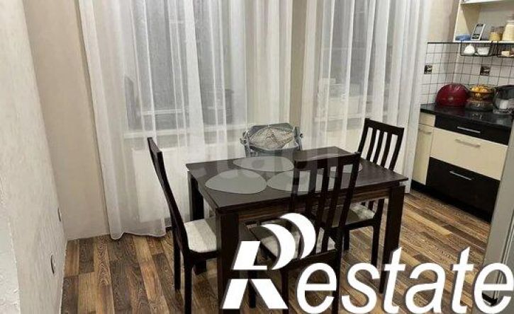 4-комн квартира улица Бебеля, 40А,  д. 40А