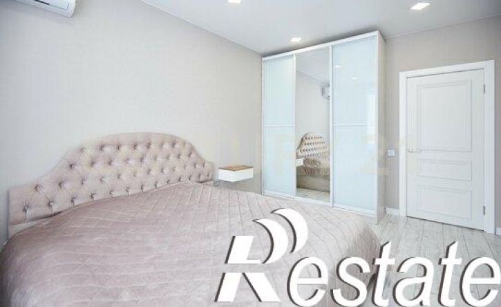 2-комн квартира проспект Маршала Устинова, 32,  д. 32