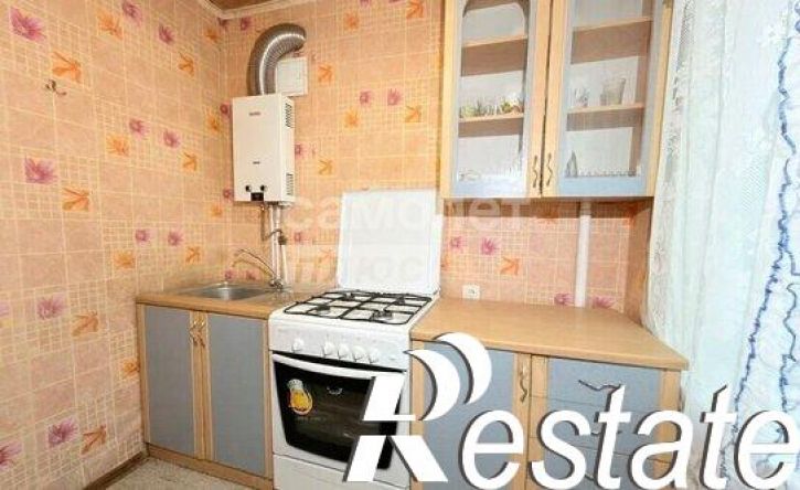 2-комн квартира Хрустальная улица, 28,  д. 28