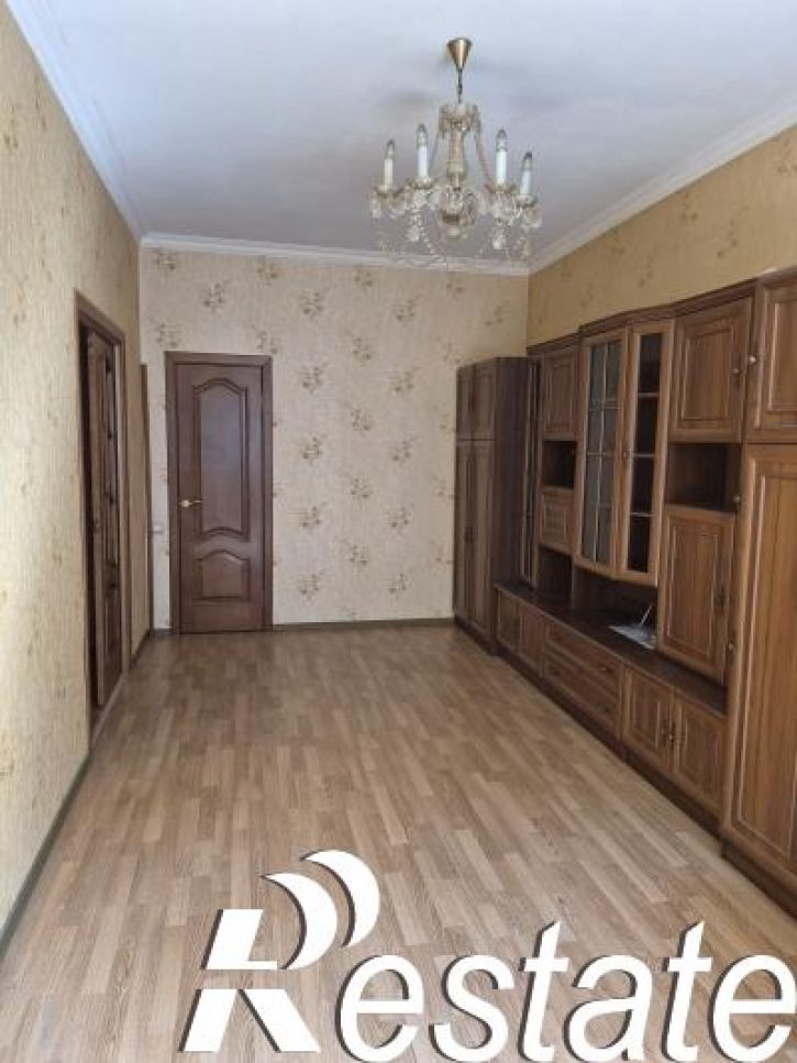 3-комн квартира ул Кролюницкого, 15