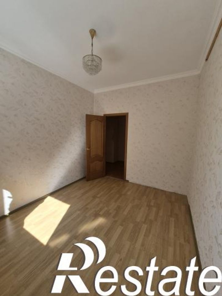 3-комн квартира ул Кролюницкого, 15