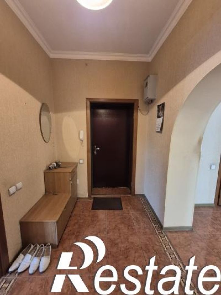 3-комн квартира ул Кролюницкого, 15